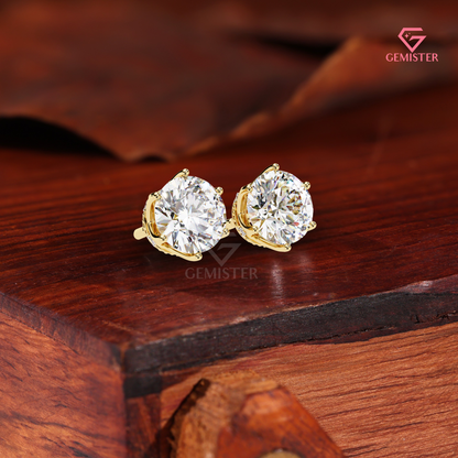 Round Brilliant Cut Diamond Stud Earrings with Elegant  Basket, VVS Clarity