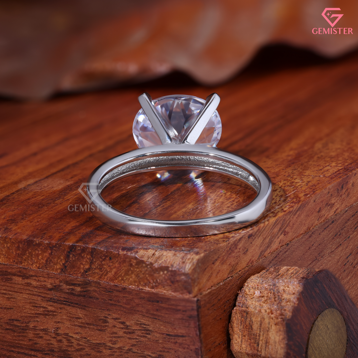 East-West Oval Cut Moissanite Engagement Ring in 14K Gold