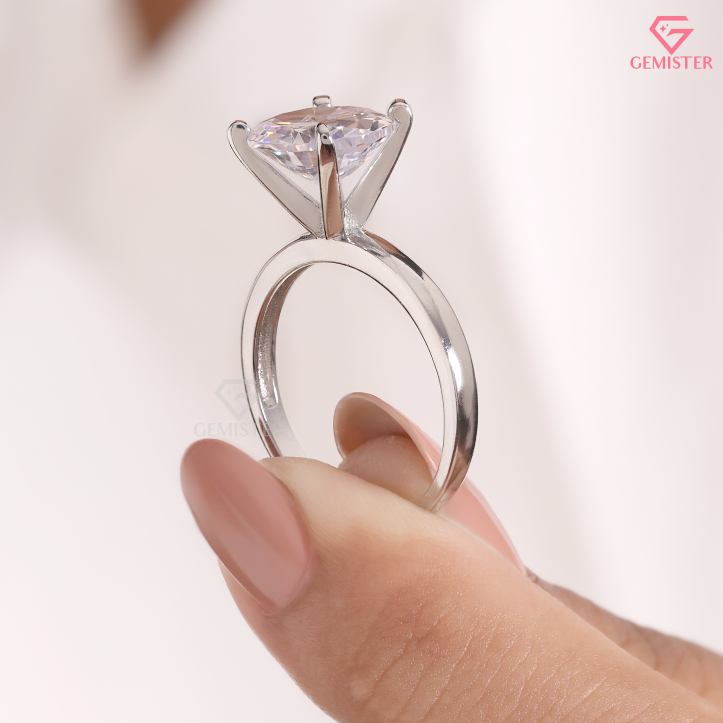 East-West Oval Cut Moissanite Engagement Ring in 14K Gold