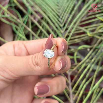 Oval Cut Moissanite Solitaire Engagement Ring | Sustainable Jewelry
