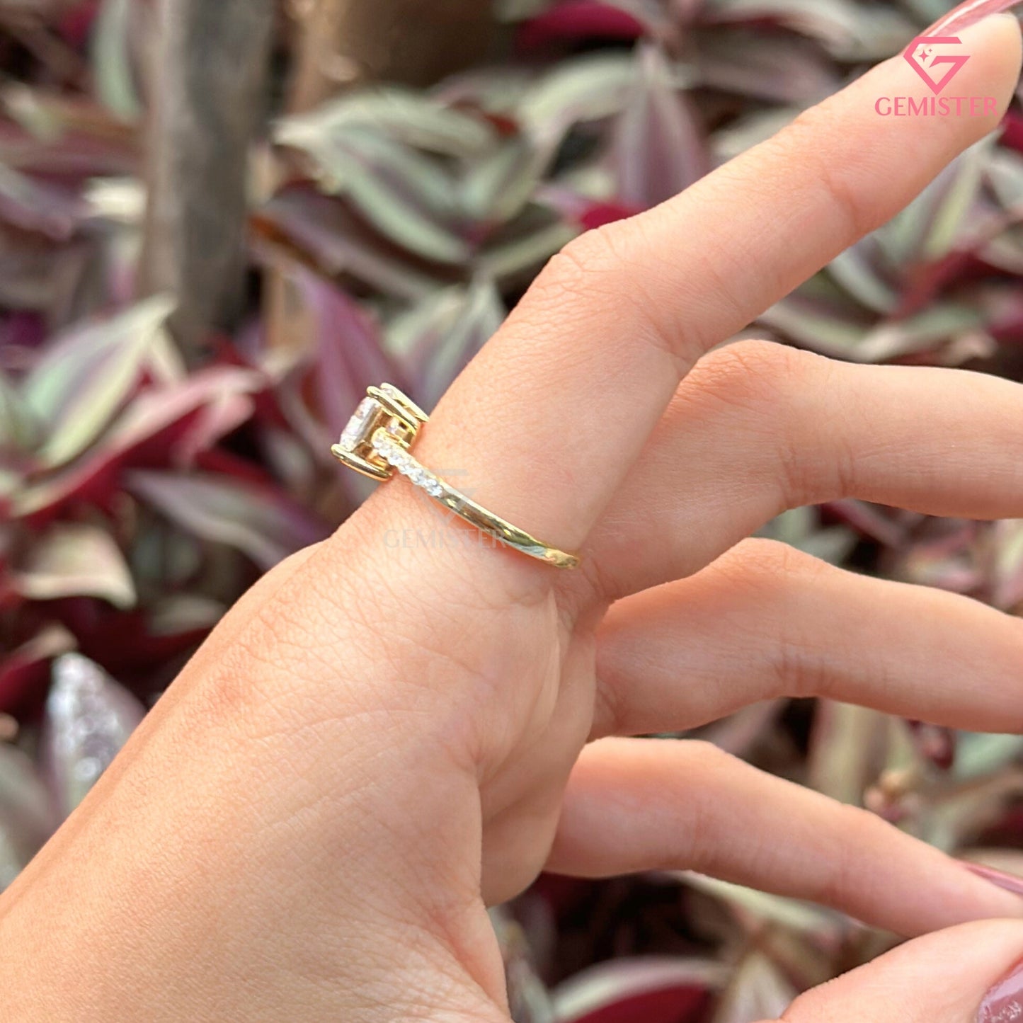 Princess Cut Solitaire Engagement Ring | Pavé Diamond Hidden Halo Band