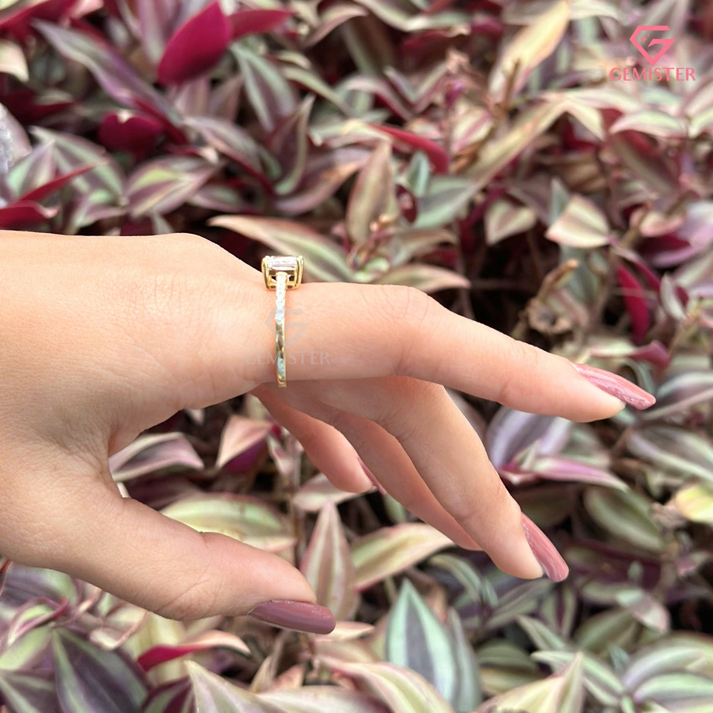 Princess Cut Solitaire Engagement Ring | Pavé Diamond Hidden Halo Band