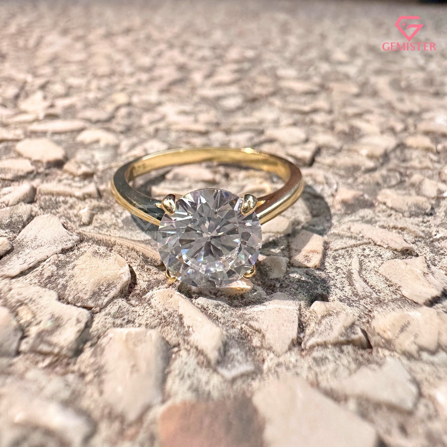 Round Brilliant Cut Solitaire Engagement Ring | Classic 4-Prong Wedding Ring