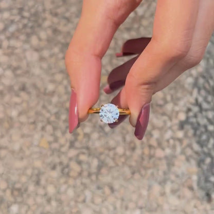 Round Brilliant Cut Solitaire Engagement Ring | Classic 4-Prong Wedding Ring
